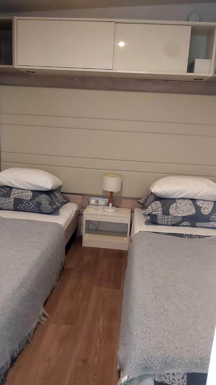 Mobile Home Apartment Camp 클레노비차 외부 사진