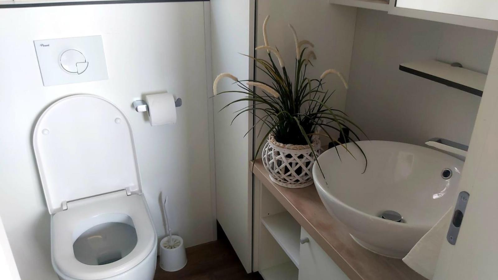 Mobile Home Apartment Camp 클레노비차 외부 사진