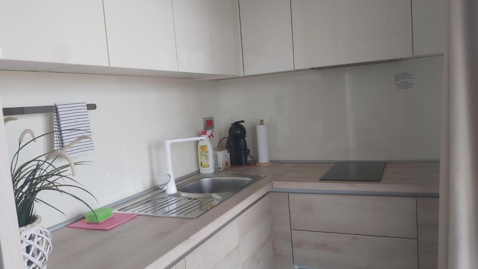 Mobile Home Apartment Camp 클레노비차 외부 사진
